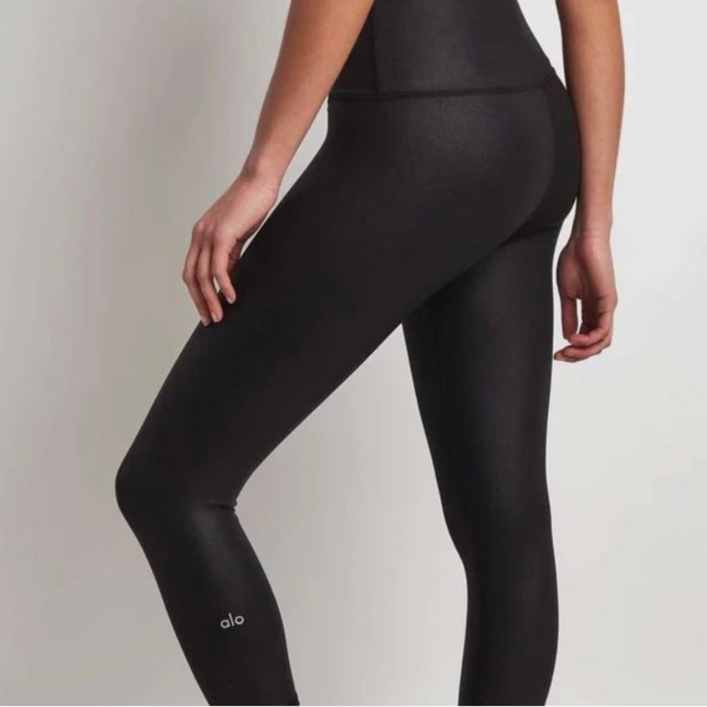 ALO Air Brush Leggings Small Mid Waste